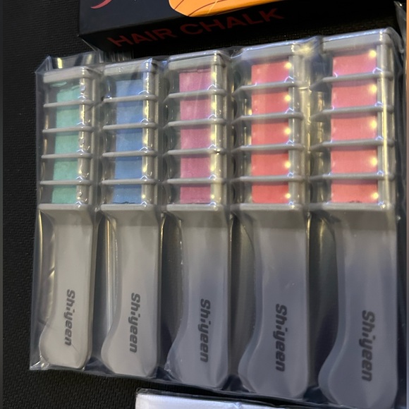 New - 10 Pc Temporary Hair Chalk Wax Combs for Kids, 10 Bright Washable Colors - Picture 4 of 15